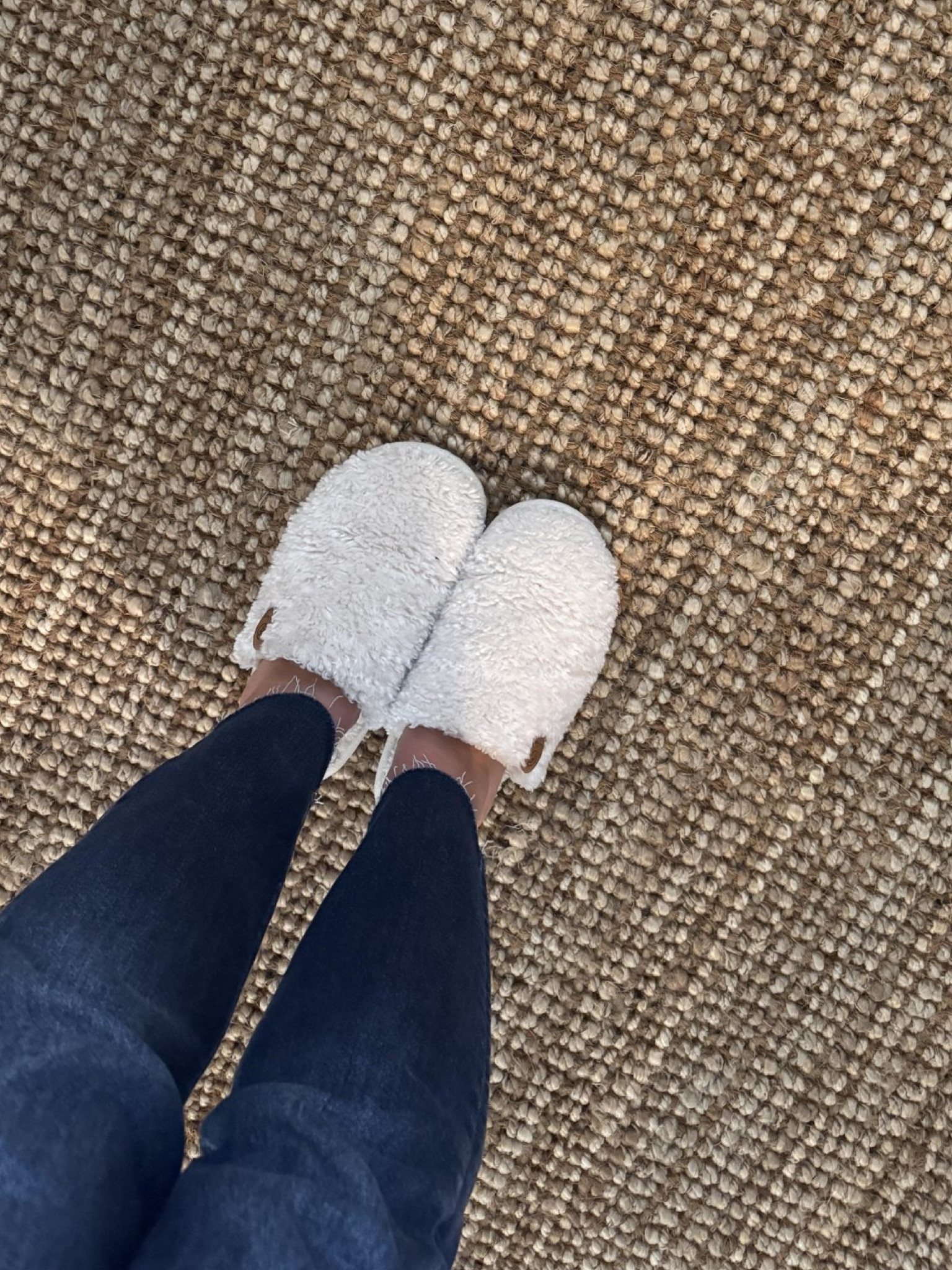 Love these slippers! 

#LTKShoeCrush #LTKStyleTip #LTKTravel