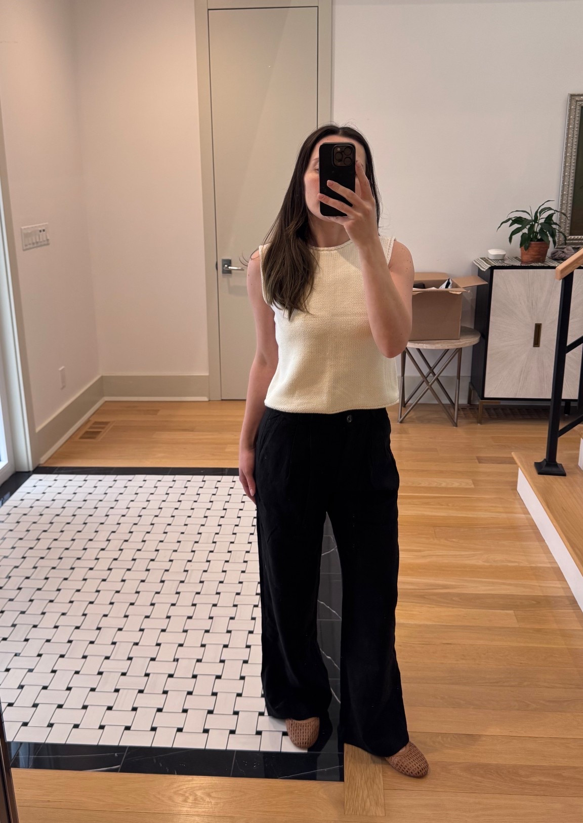 The spring uniform is officially set.
@abercrombie 
Lightweight knit tank + linen wide leg trousers + woven flats. All from Abercrombie and this combination is doing so much heavy lifting right now.

The tank has that perfect cream tone that goes with absolutely everything. It’s breathable, structured enough to wear on its own, and the texture makes it feel elevated without trying. The linen trousers are wide leg, relaxed, and so comfortable you forget you’re wearing real pants. And the woven flats finish it off in the most quiet, put together way.

This is the kind of outfit that works for a client meeting, a weekend farmers market, a lunch, a school pickup. You know the ones.

#AbercrombieStyle #SpringOutfit #LinenTrousers #KnitTank #SpringFashion #NeutralAesthetic #AbercrombieAndFitch #WomensFashion #OutfitInspo #SpringWardrobe #LTKstyletip #LTKfindsunder100 #LTKspring

#LTKdayinmylife #LTKmomlife #LTKootd