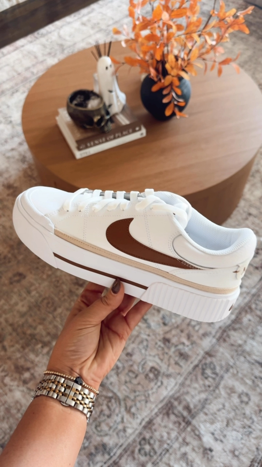 Ahhh I’m obsessed!!!! These Nike Women's Court Legacy Lift Shoes are the most gorgeous brown! and they’re ON SALE!!!! 25% off right now!! The perfect shoe to transition into fall and would go great with nearly any outfit!! #ltkfallsale 
Fall Shoes. Fall outfit. Fall sneakers. 

#LTKVideo #LTKSaleAlert #LTKShoeCrush