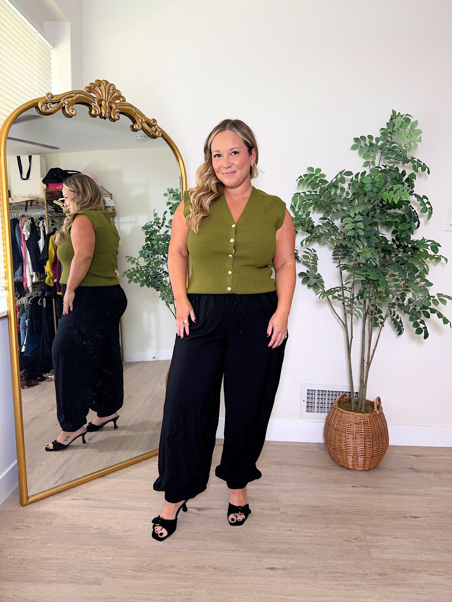This green is SO good for fall!

Wearing a large in the top + bottoms!





fall outfits women, fall fashion hauls, fall outfit, green sweater vest, wide leg pants, casual fall outfit, fall fashion, stylenright, shelli enright 

 #LTKootd #LTKSeasonal