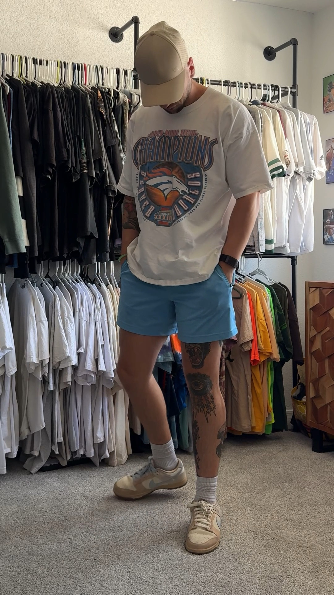 Vintage graphic, summer tones, and neutral kicks — laid-back but still put together

#OOTD #StreetwearStyle #MensOutfits #VintageVibes #CasualStyle #MensStreetwear #OutfitInspo #EverydayFit #CleanStyle #SneakerFit

#LTKMens #LTKActive #LTKSeasonal