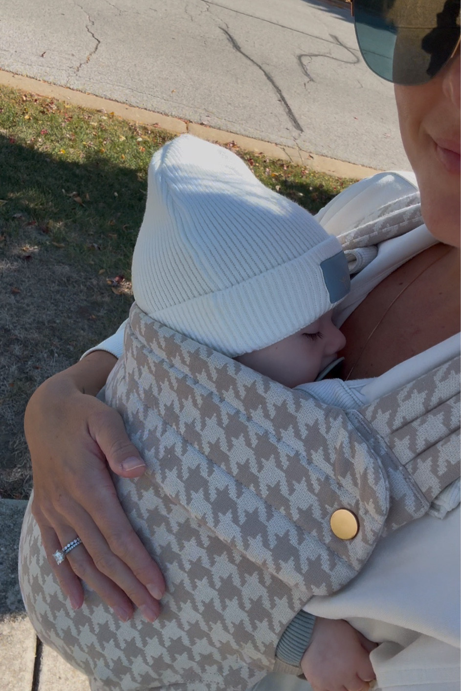 My favorite baby carrier! 

Baby carrier, baby, mom, mabe carrier, monarch carrier baby registry, baby must have

#LTKBump #LTKFamily #LTKBaby