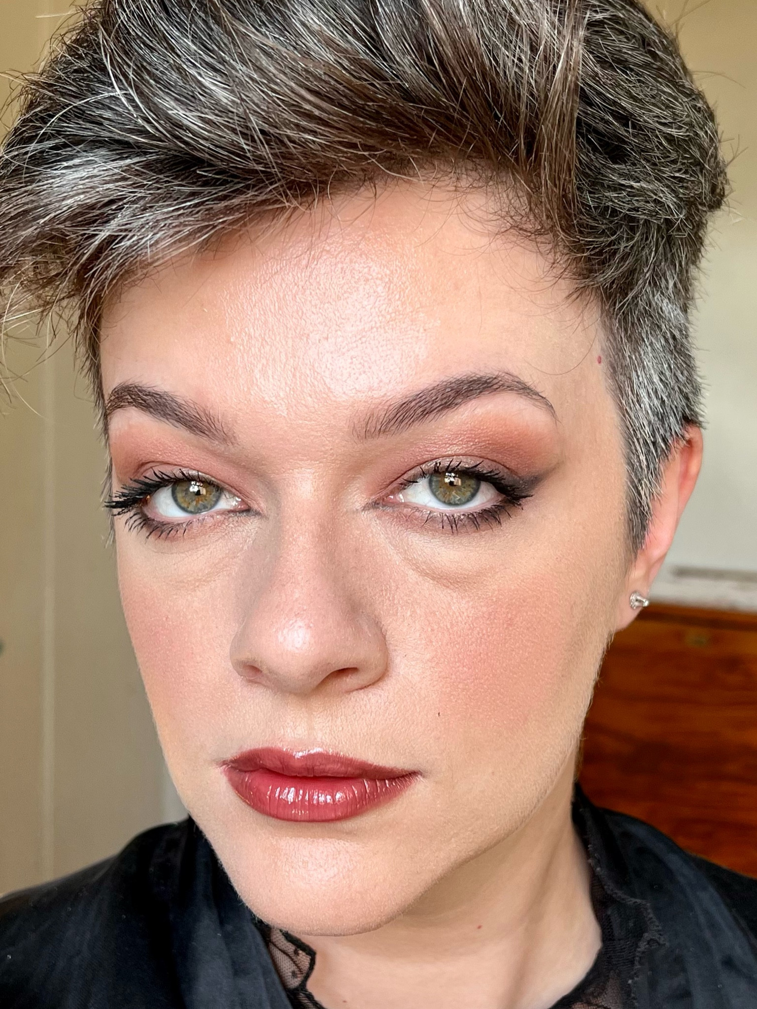 E essa make para o Dia dos Namorados? Um foxy eyes é tudo né gente? Eu amo e sem dúvidas é uma das maquiagens que mais me valorizam 🖤 #LTKConBR2023

#LTKbeauty #LTKbrasil #LTKGiftGuide