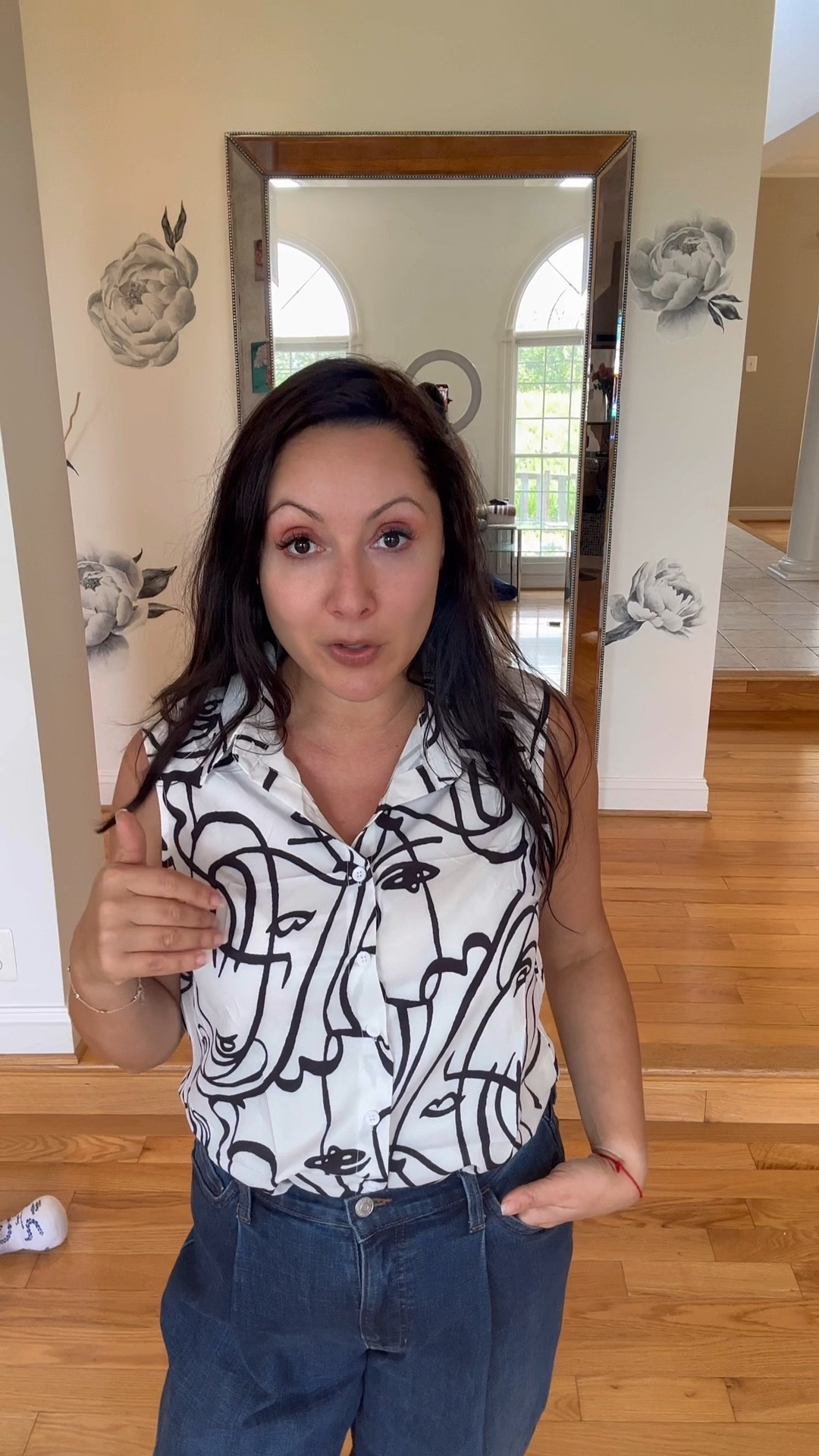 🌸 Loving this chic and comfy look! This human form -patterned sleeveless top is perfect for those sunny days. Paired with wide-leg jeans, it creates a stylish yet relaxed vibe. Perfect for brunch dates or casual outings. 🌼💙 #FashionInspo #SummerStyle #OOTD

#LTKVideo #LTKBacktoSchool #LTKStyleTip