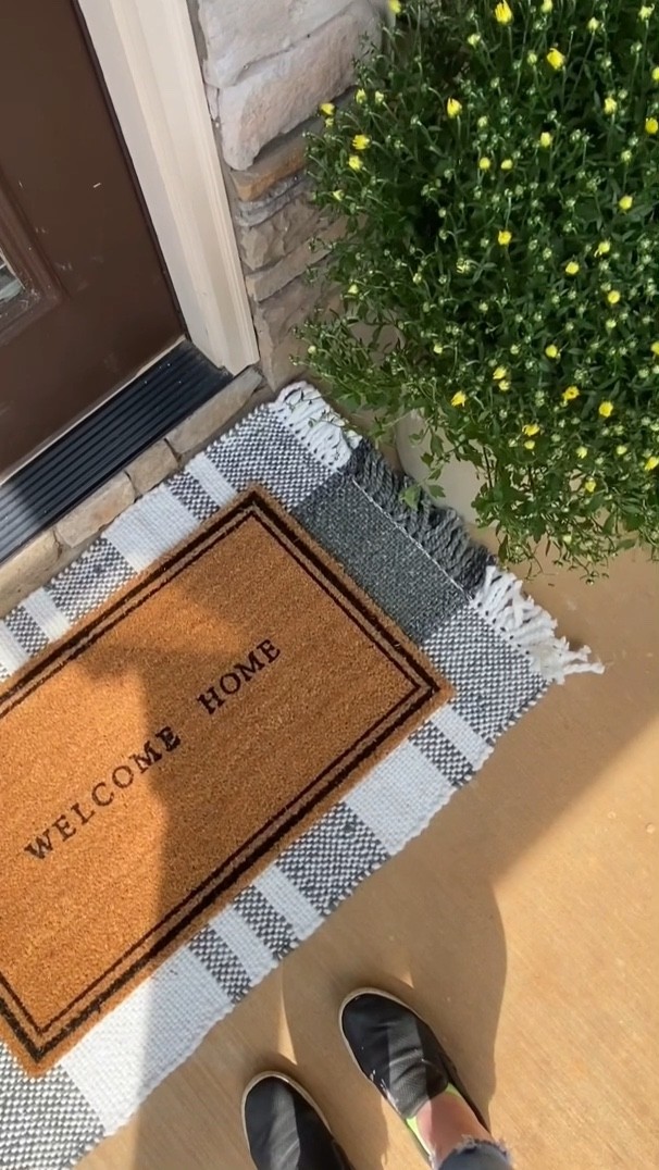 Fall front porch 🤍

#LTKSeasonal #LTKhome