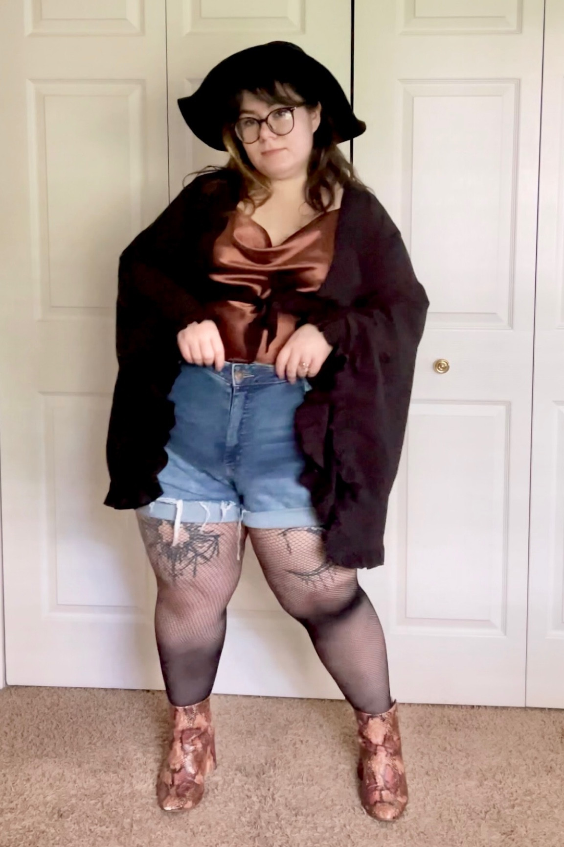 Plus size batwing wide sleeve tie up denim shorts fishnet tights outfit 

#LTKcurves #LTKstyletip #LTKSeasonal