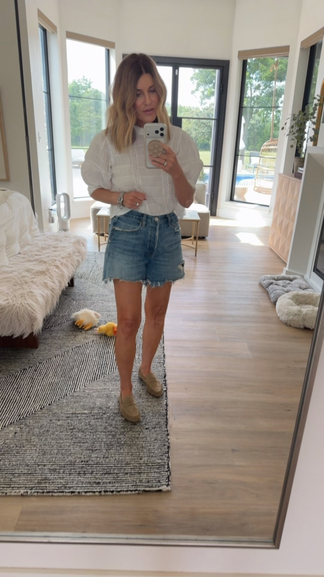 Size 27 shorts and medium top

#LTKOver40 #LTKootd