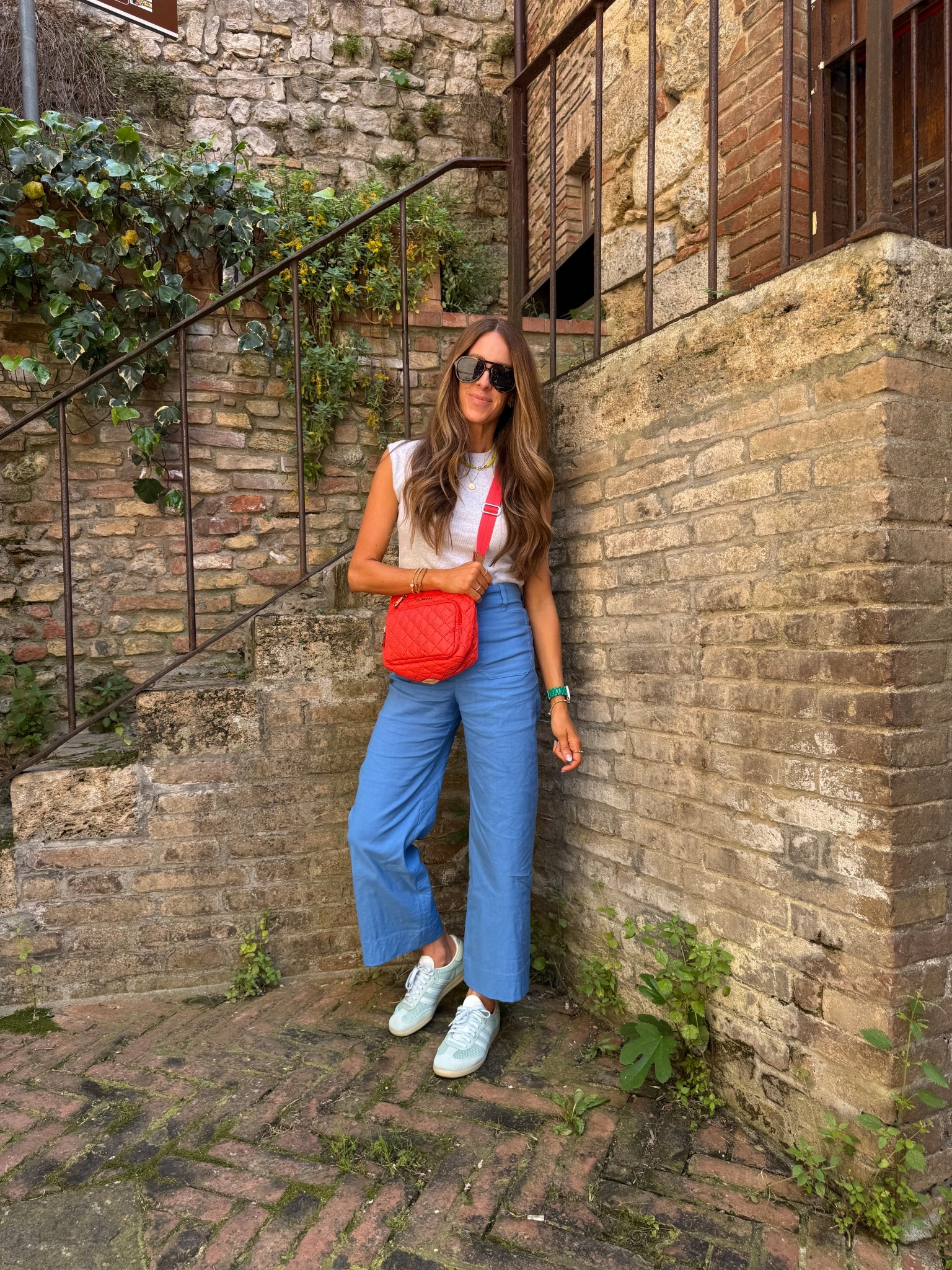 Today’s Italy outfit! pants are sold out in this color, but they come in tons of colors and are my favorite staple for spring and summer! Top is old from Abercrombie, but linked similar