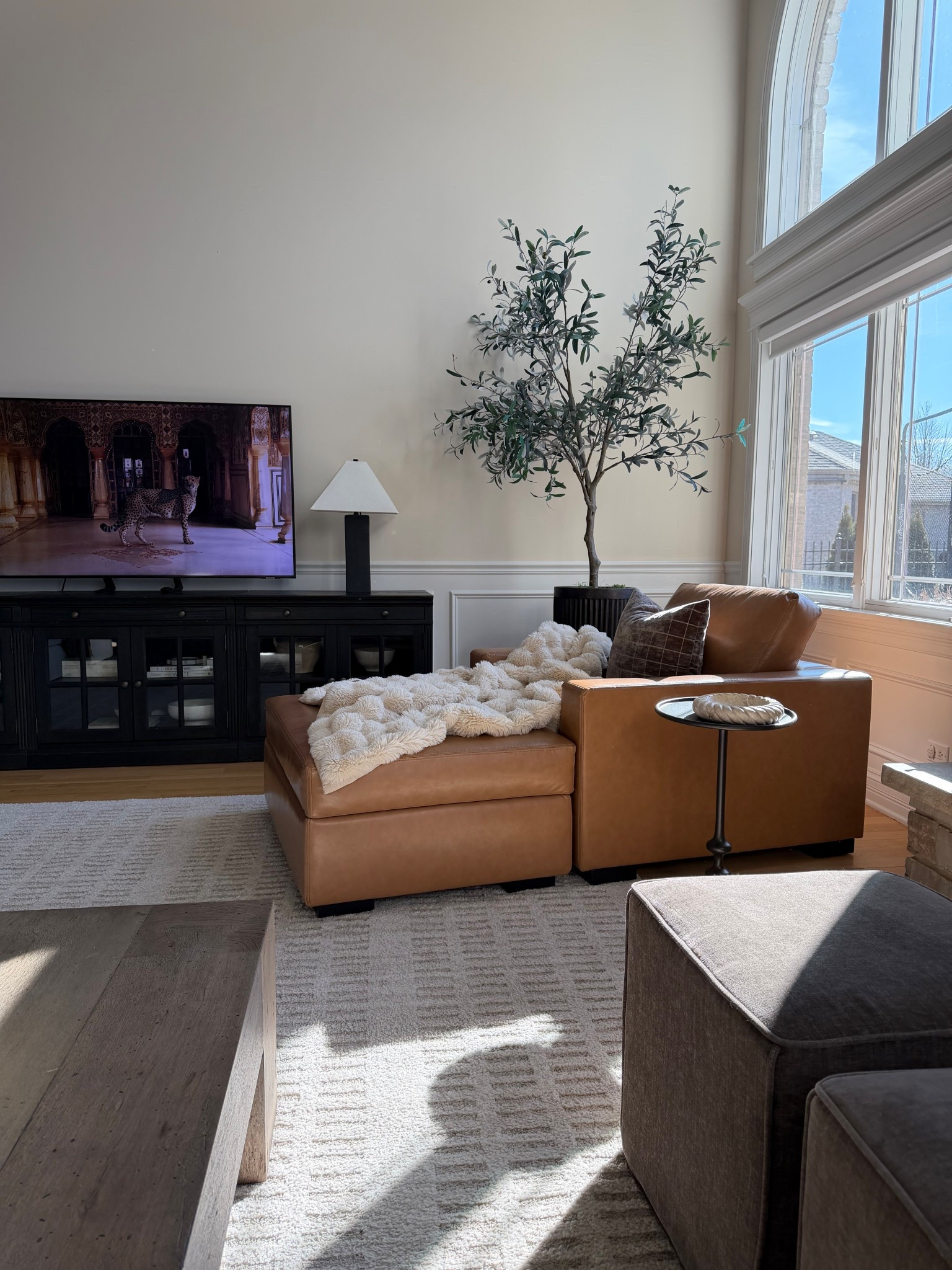 My favorite cozy corner in the house 🤎

This leather chaise is one of the most-used pieces in our home — perfect for slow mornings and relaxed evenings.

Linked the chaise, rug, olive tree, and side table here.

#LTKHome #LTKSaleAlert