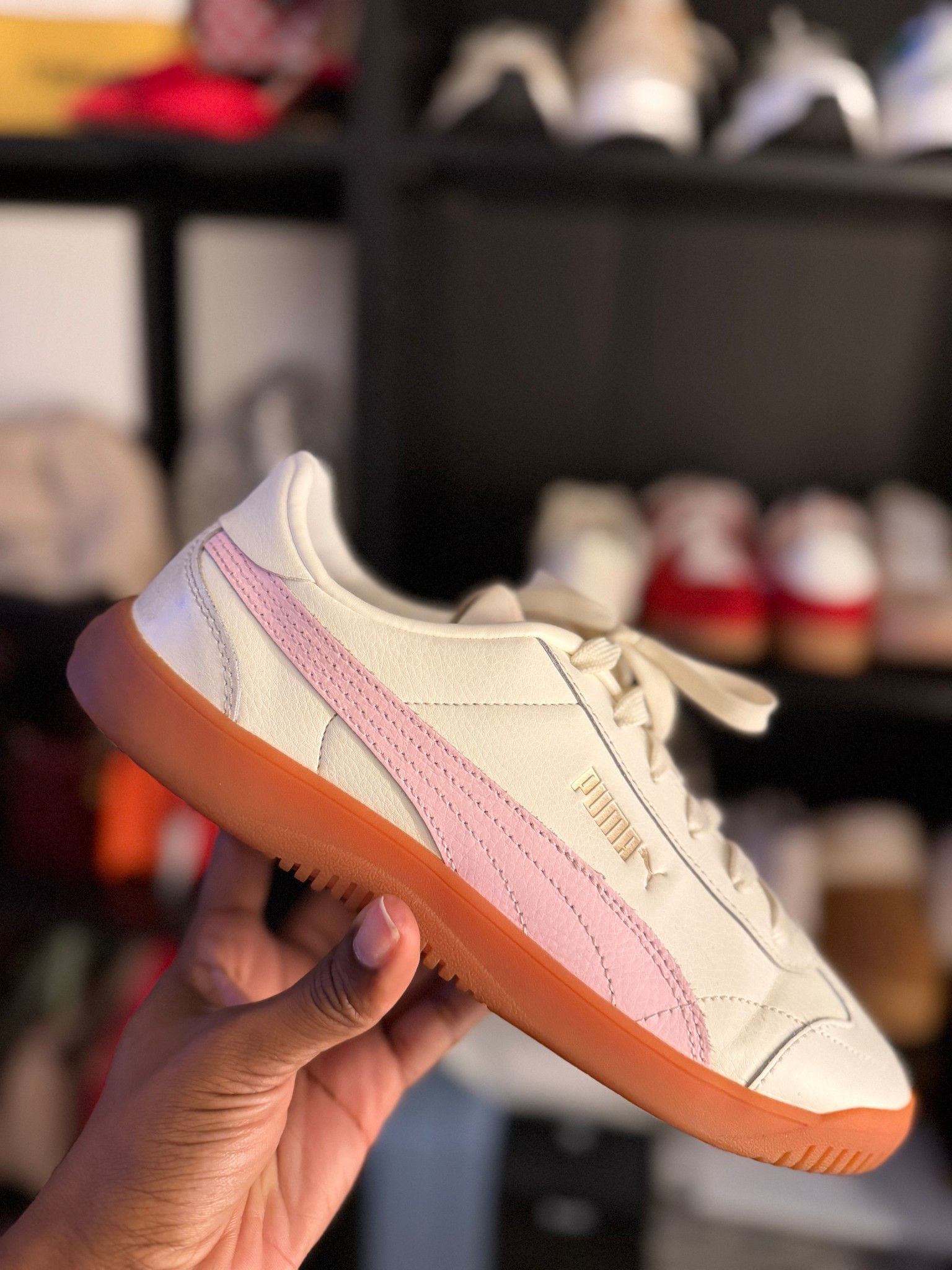Hands down THE most comfortable sneaker I’ve ever owned! It’s seriously like walking on a cloud! 🤤
#puma #sneakers