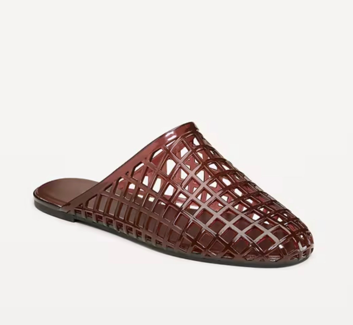 Loving these jelly shoes 
#trend #jelly #jellyshoes #shoes #sandals

#LTKshoecrush #LTKswim #LTKfindsunder50