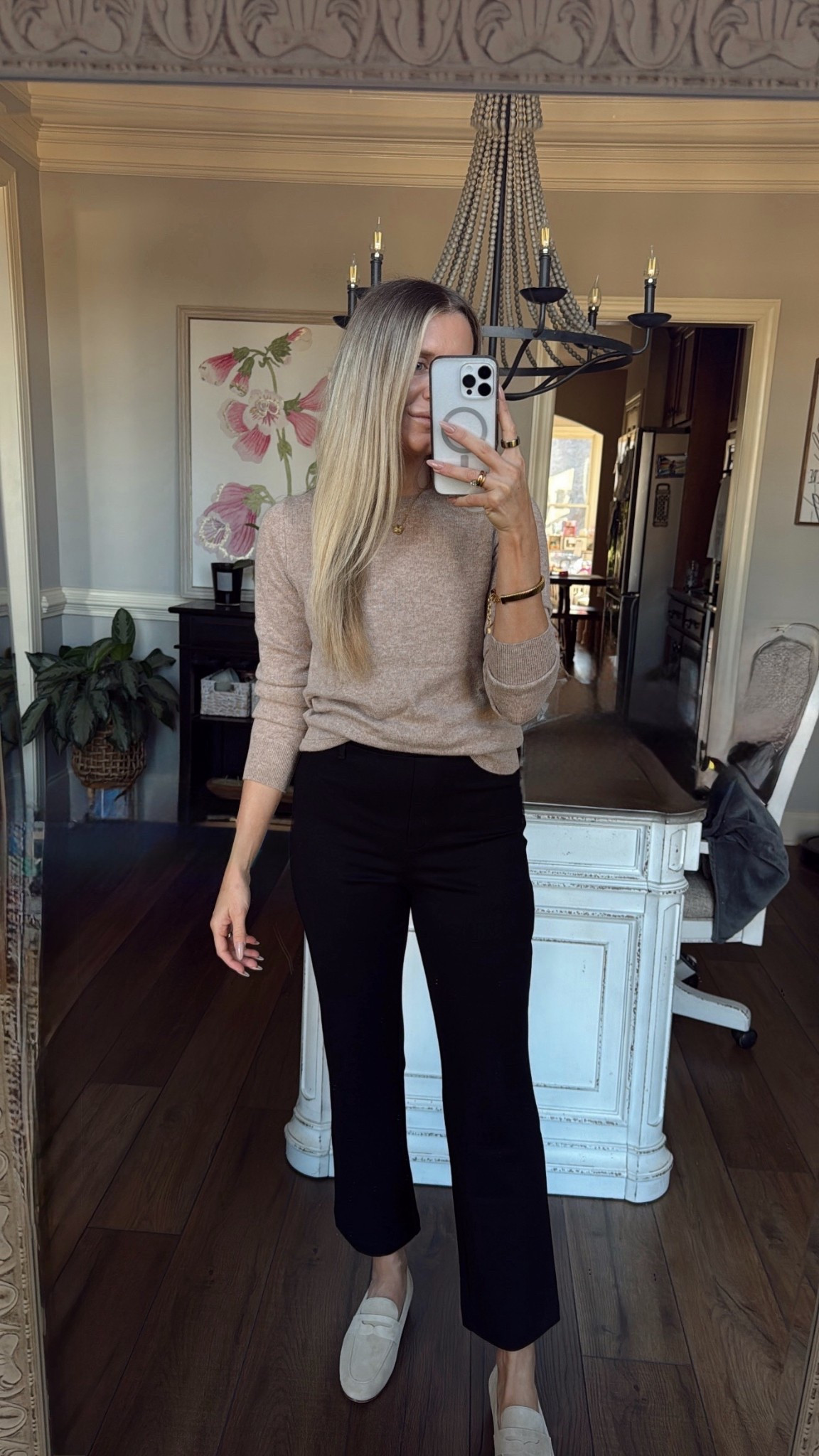 Sunday uniform 🖤
Quince staples: elevated, comfortable, and timeless.
