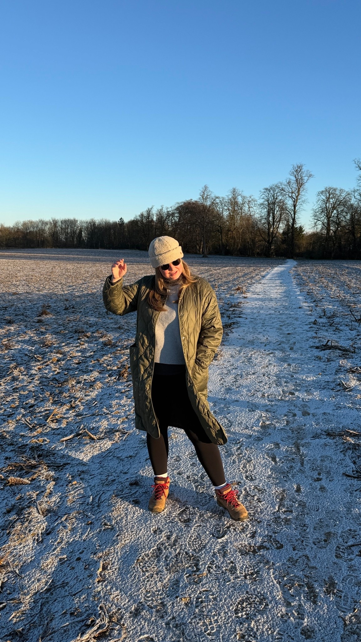 My snow day outfit ❄️ 
Uniqlo heattech XL
Lulu leggings US 14
Amazon boots best ever!!!!
Jacket - original Everlane but OOS