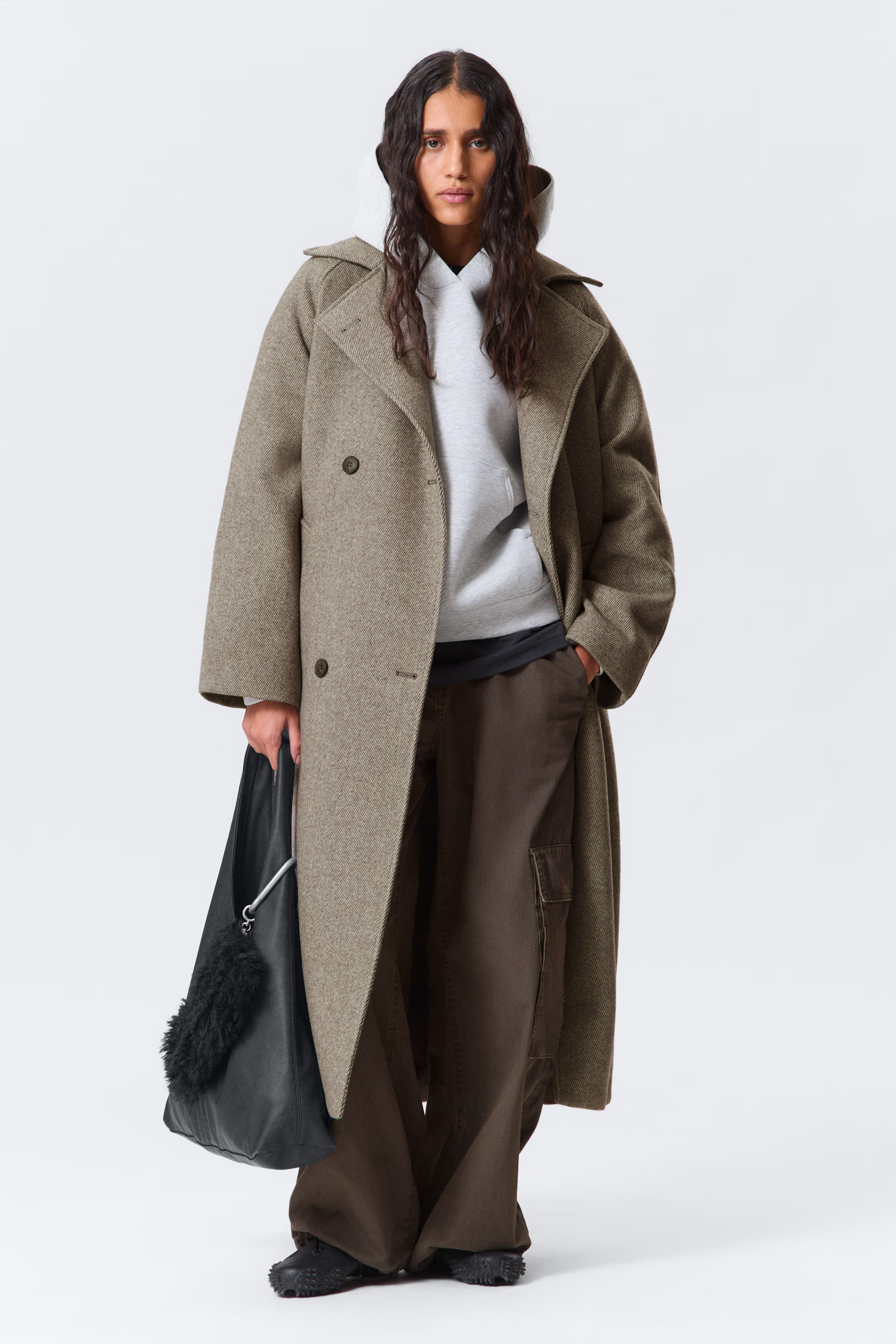Kia Oversized Wool-Blend Double-Breasted Coat | H&M (UK, MY, IN, SG, PH, TW, HK)