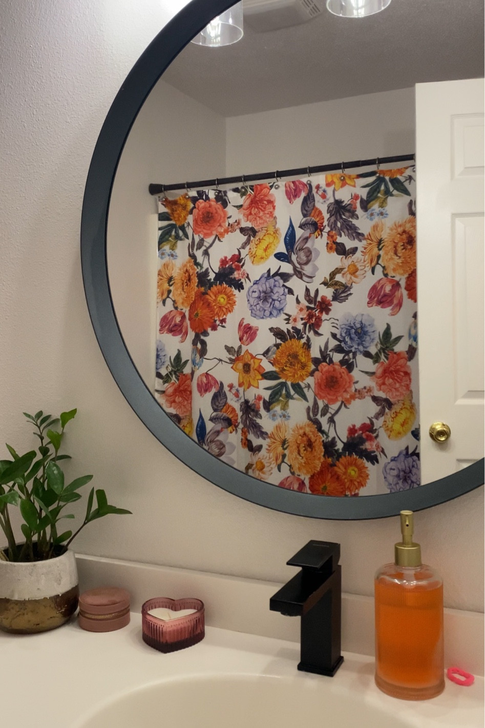 Shower curtain details

Anthropology dupe 
Shower curtain 
Bathroom decor 


#LTKhome #LTKunder50