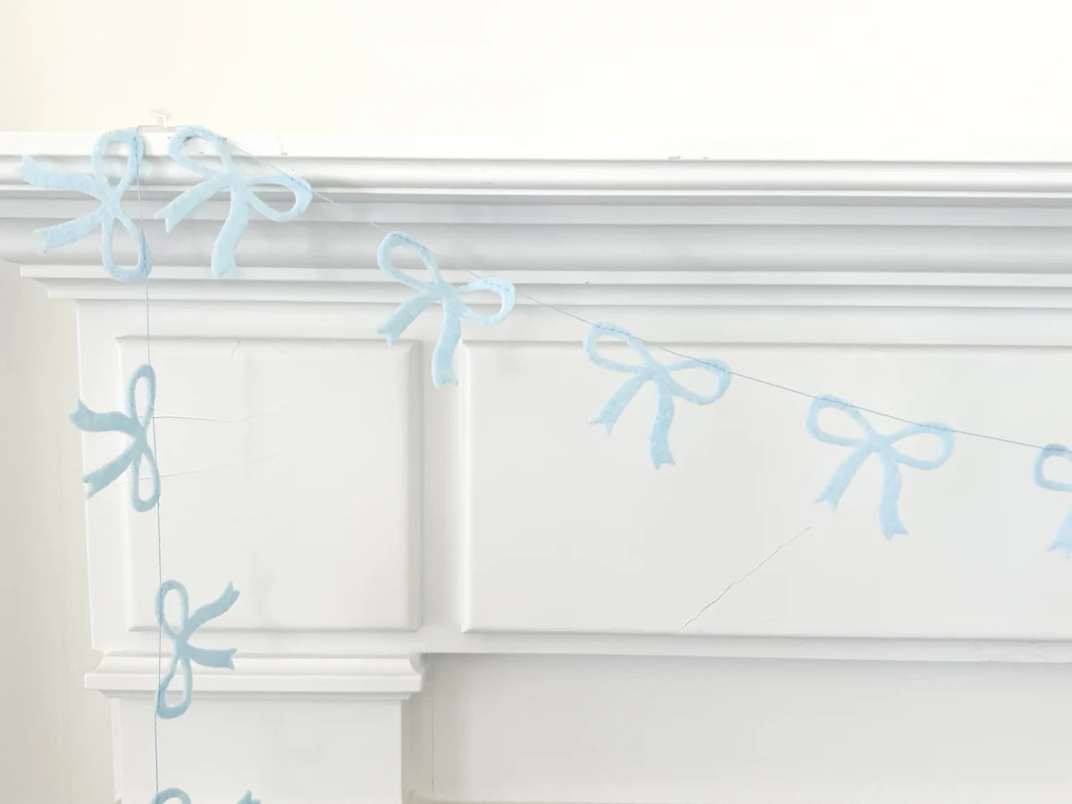 Mini Baby Blue Felt Bow Garland - Collaboration with Stephanie Hanna ( | Pearl & Jane