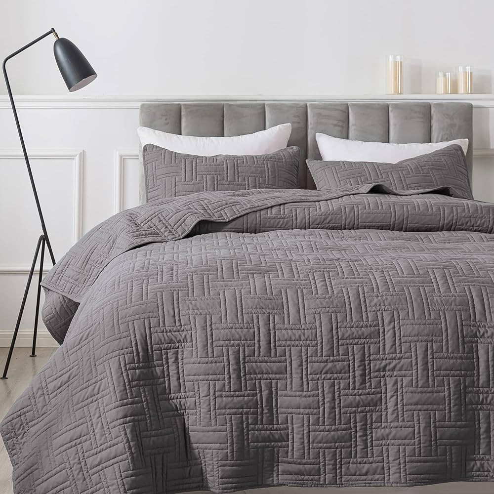 R.SHARE Dark Grey Quilt Queen Size Bedding Sets with Pillow Shams, Lightweight Soft Bedspread Cov... | Amazon (CA)