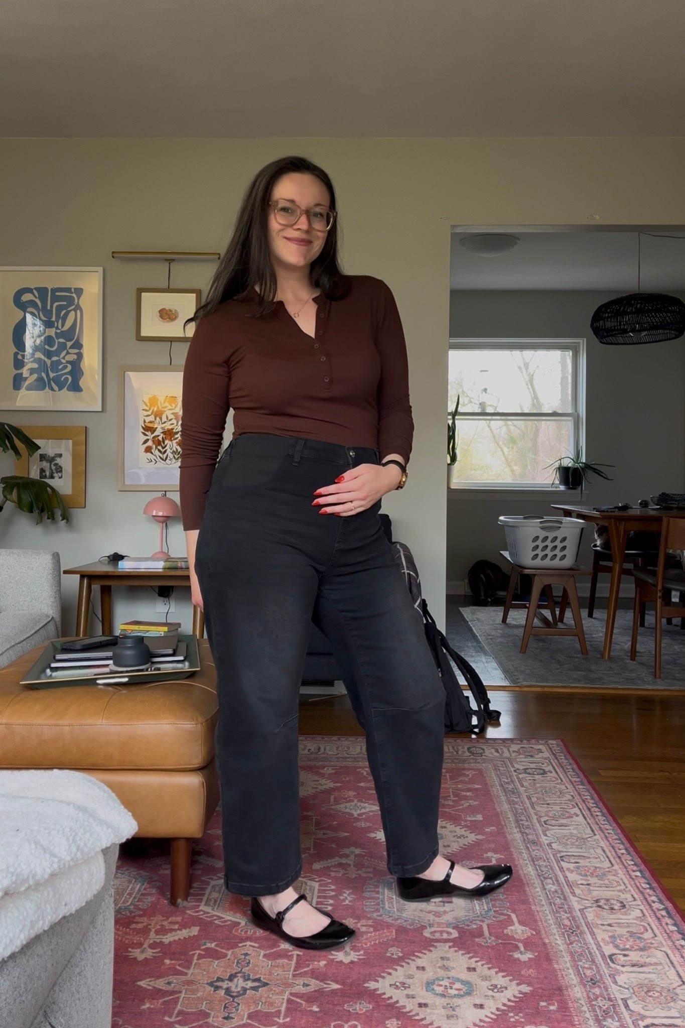 🤭

Top: Target
Maternity barrel jeans: Amazon (I ordered size large based on my pre-pregnancy size and they fit great! Lots of stretch and room to grow)
Flats: Steve Madden 