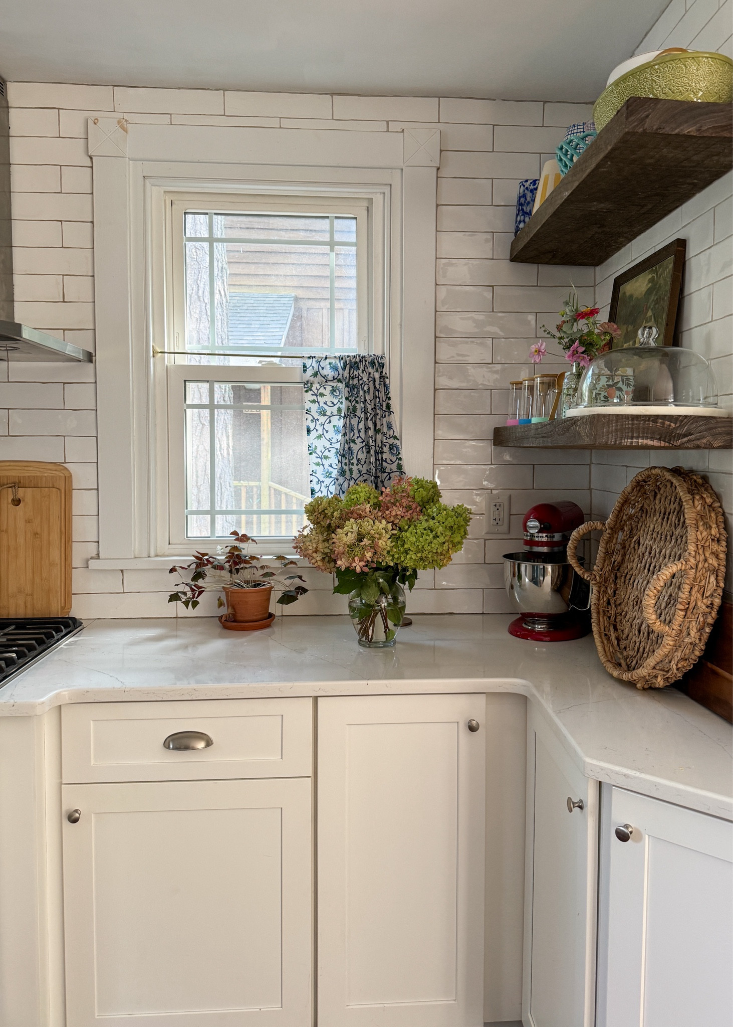 Clean kitchen snapshot ❤️ 

#LTKHome #LTKGiftGuide