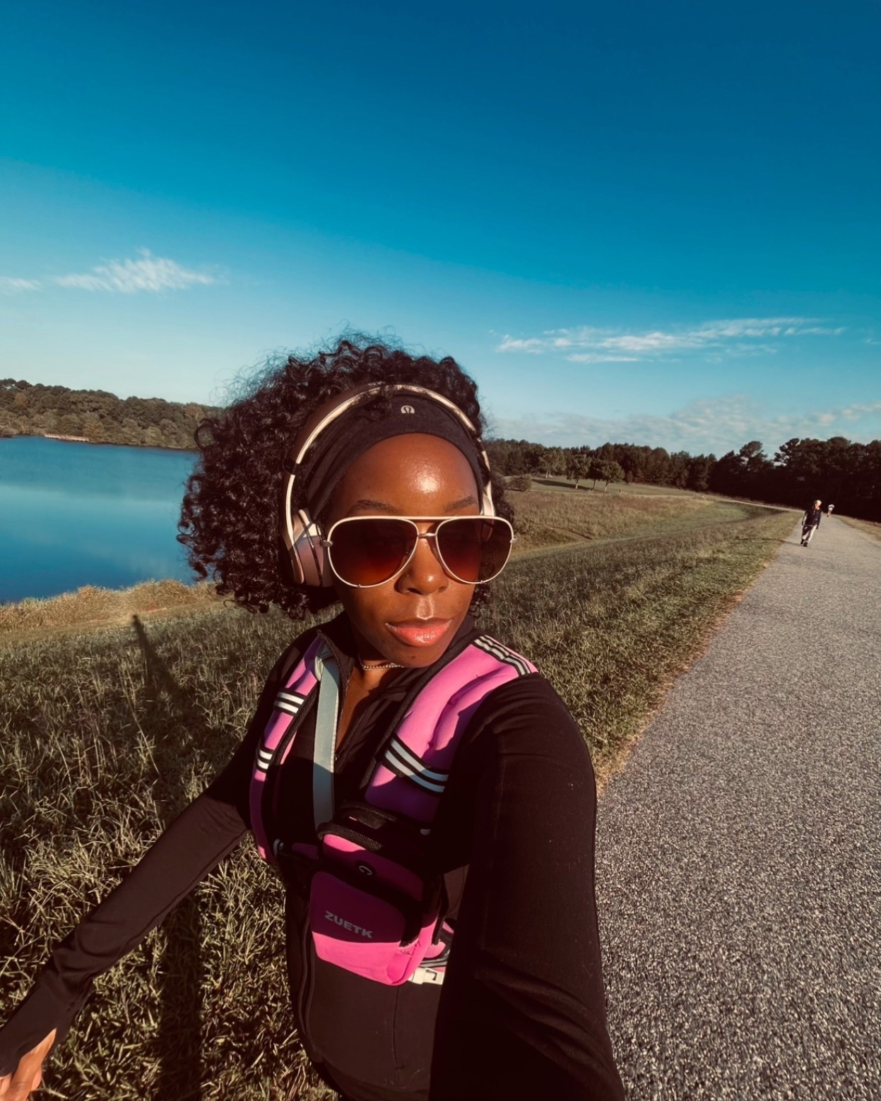 my walking essentials 🍂🎧👟

#LTKFindsUnder100 #LTKActive #LTKSeasonal