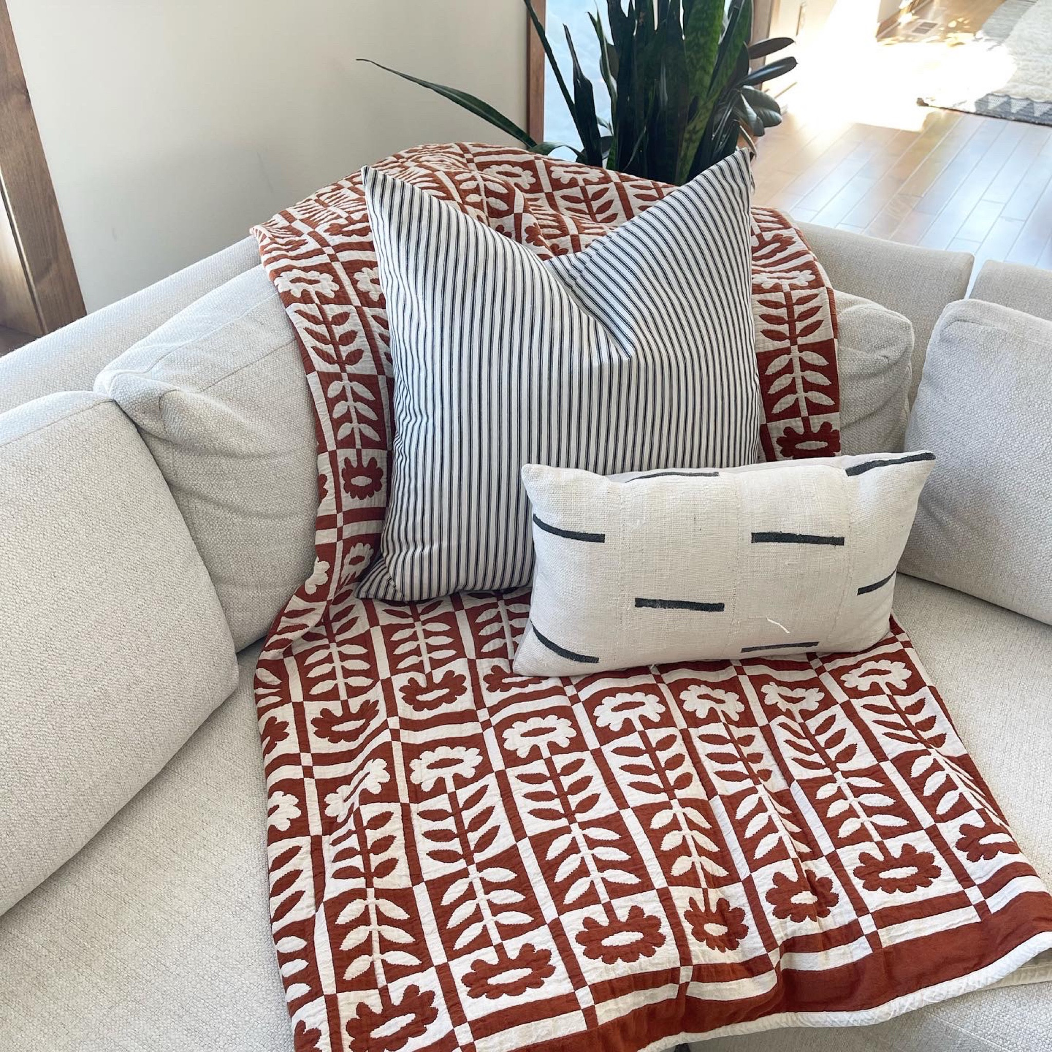 This schoolhouse quilt is everything 😍

#LTKhome