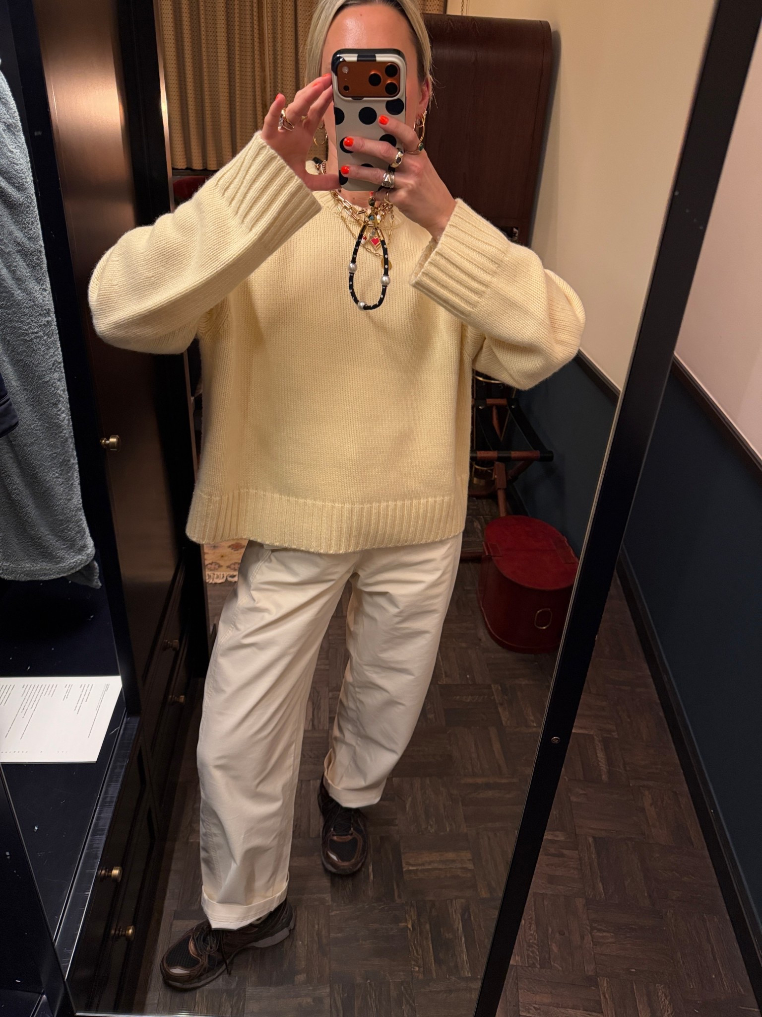 Barrel leg trousers, cashmere knit, spring outfits, ootd 

#LTKeurope #LTKwinter #LTKuk