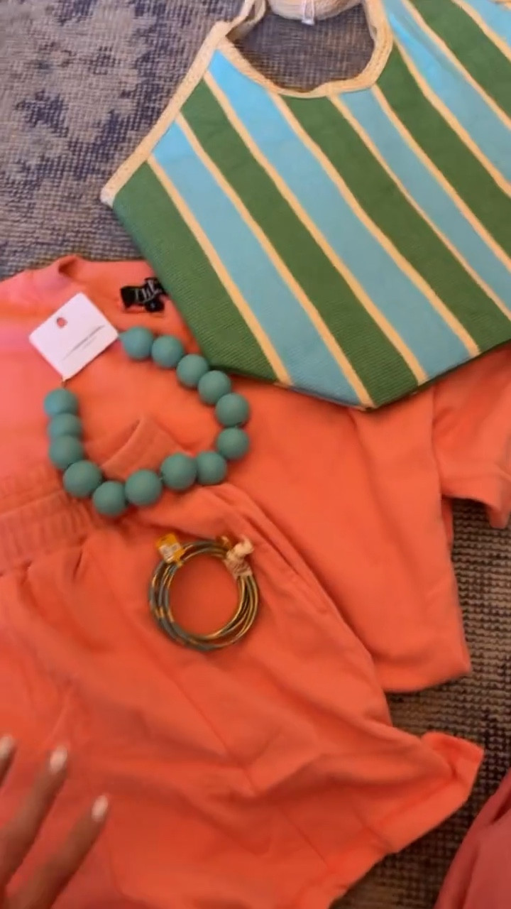 The Willow Tree for the win! I am loving this color combo… Coral and turquoise are gorgeous together! 

#LTKootd #LTKdayinmylife #LTKmomlife