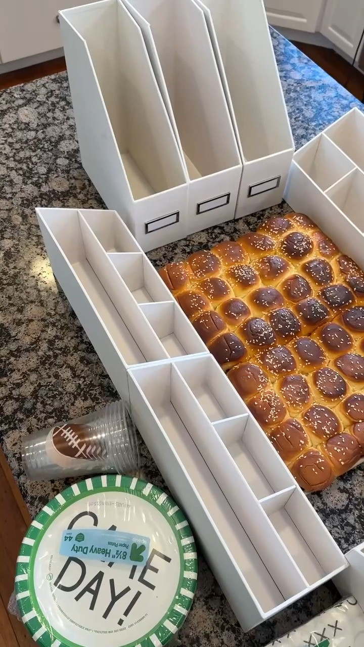 Super Bowl party hosting essentials from Target🏈✨

super bowl, hosting, hostess, target hostess, serving tray, table runner, football party decor, boy mom, boy birthday party ideas, stadium snacks, Samantha Bauchmann 

 #LTKSeasonal #LTKHome #LTKFindsUnder50