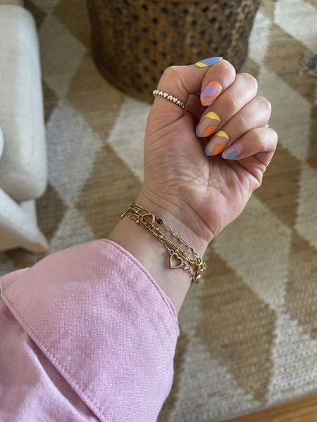 Love these press on nails. They’re called melted popsicle!



#LTKbeauty #LTKfindsunder50 #LTKstyletip