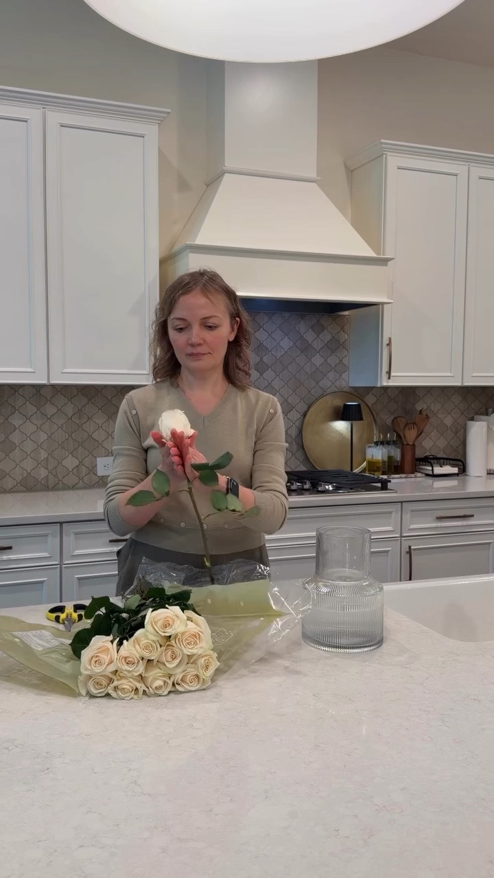 Comment “vase” for a link to the vase #ad #wayfair #wayfaircreator #wayfairelevate how to make your roses look like a garden variety rosewa