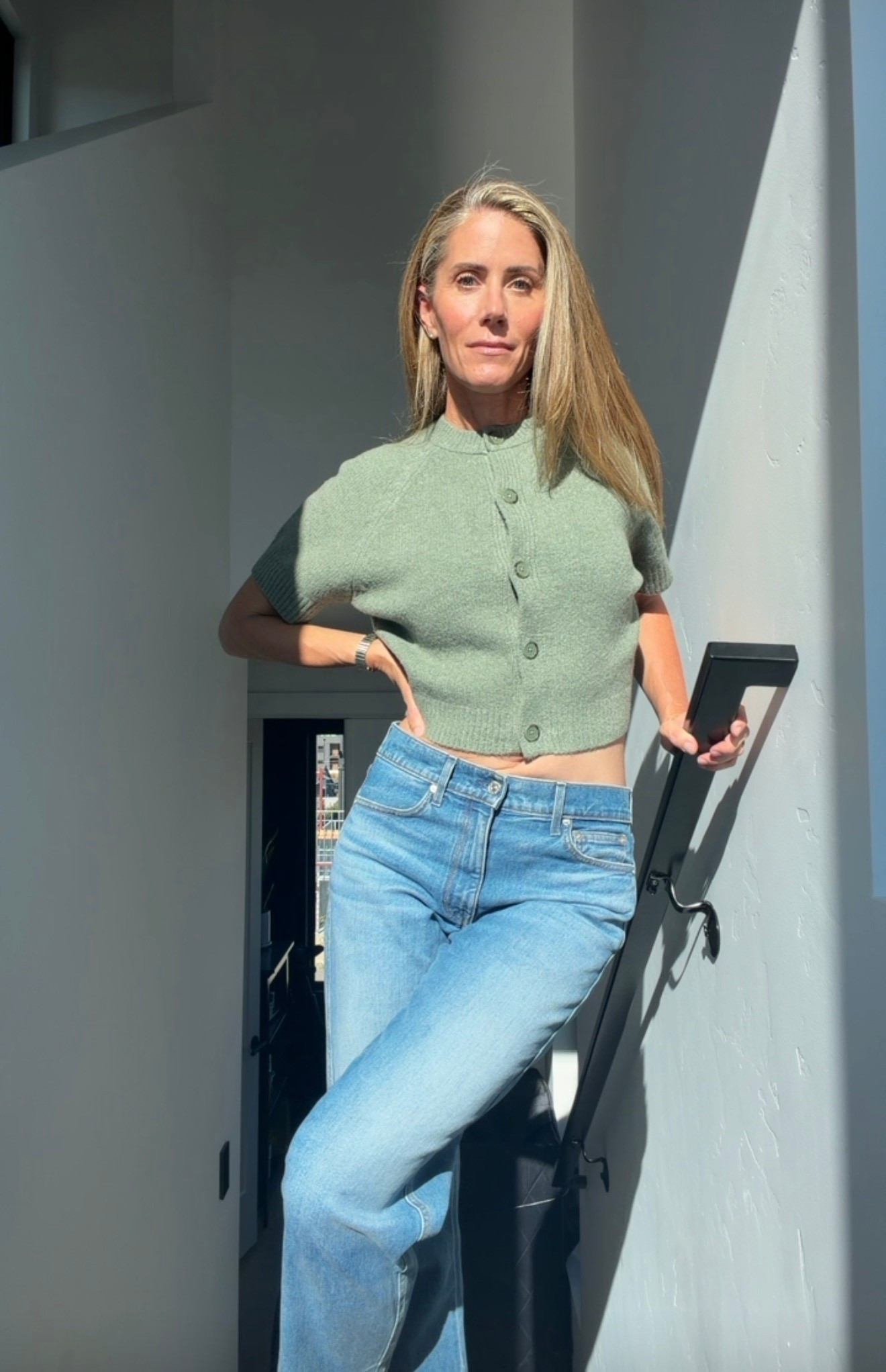 Loving short sleeve cardigans and barrel pants for Fall

5’9” typically sz 4

CARDIGAN (small) - Women's Short Sleeve Cozy Knit Button-Down Cardigan - Universal Thread

JEANS (27) - AYR the Knockout


#LTKSeasonal #LTKOver40 #LTKFindsUnder50