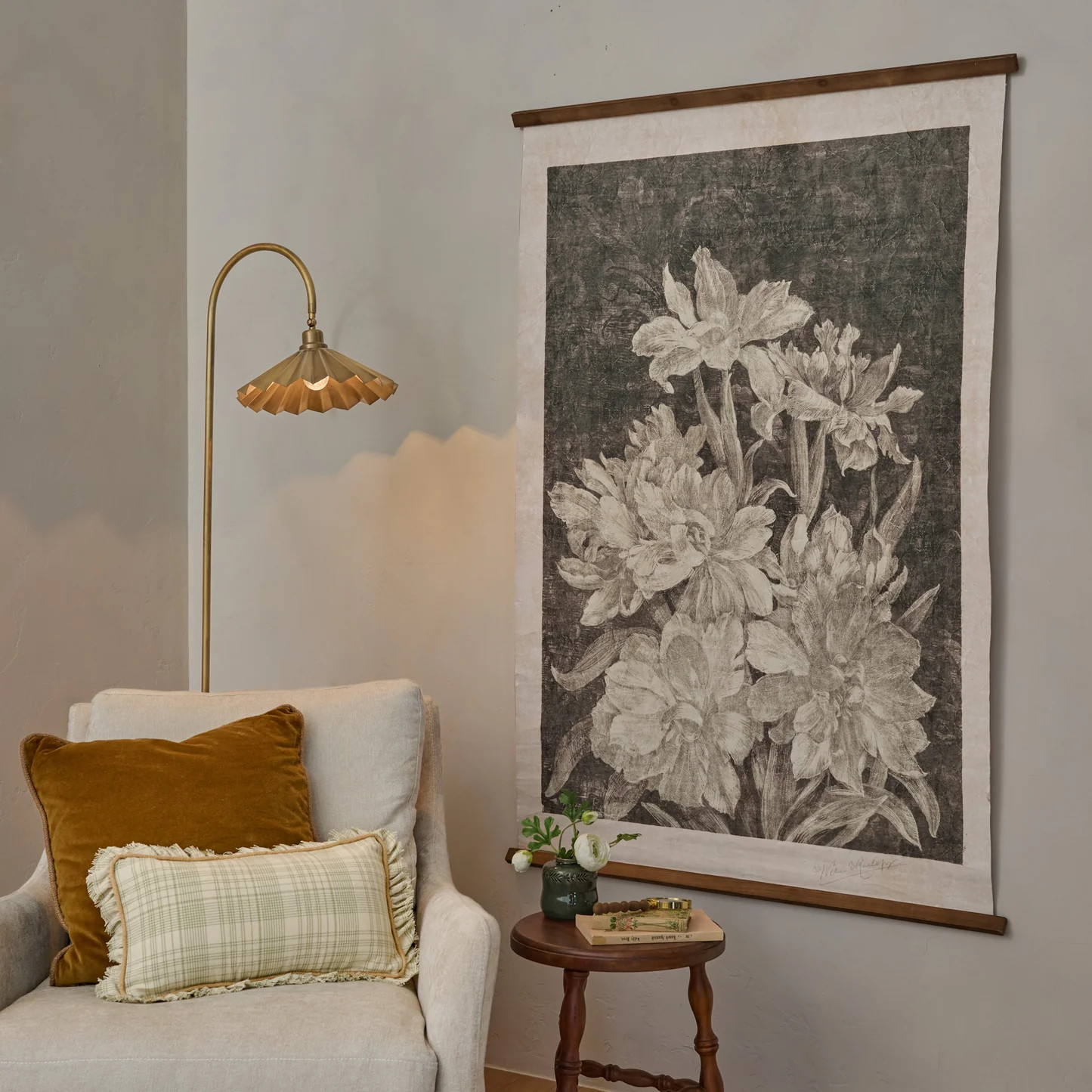 Vintage Bloom Sketch Tapestry | Magnolia