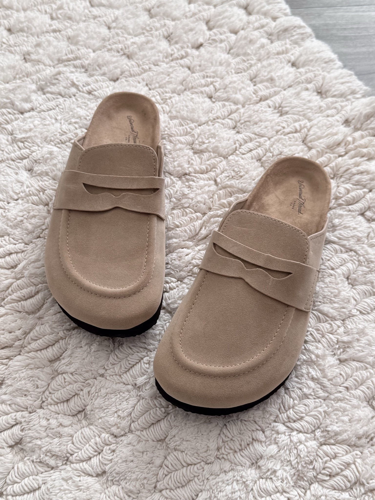 THE CUTEST $21 SHOE FIND! 🤎
(Sale ends Monday)
These taupe faux-leather mule slides are giving effortless chic! Slip them on with jeans, leggings, linen pants or shorts for that instantly polished-but-comfy look. And that neutral color?! PERFECT for fall + beyond!

Under $25 and SO easy to style… these won’t last! 

#Fashion #TargetDeals #ShoeFinds #MuleShoes #MuleFlats #TaupeShoes #NeutralStyle #FallFashion #FallShoes #AffordableFashion #Under25 #LTKFinds #LTKStyle #ShopMyStyle #TrendingShoes #EverydayStyle #CapsuleWardrobe #NeutralFashion #FashionFinds #TargetMustHaves

taupe mule shoes • faux leather mules • women’s mule flats • Target shoes • Target shoe finds • neutral shoes • fall shoes women • slip on mules • loafer mules • affordable shoes • under $25 shoes • trendy women’s shoes

#LTKSaleAlert #LTKOver40 #LTKootd