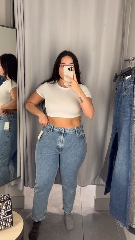 Wearing a size 14 in all jeans

#LTKcurves