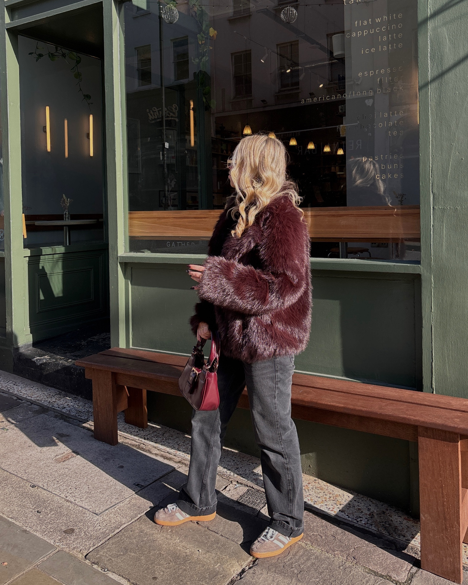 this faux fur coat is my new obsession 🤎

new look have really outdone themselves with this one 😍

chocolate brown outfit
brown vest top
straight leg black jeans
burgundy bag

#LTKbag #LTKautumn #LTKuk