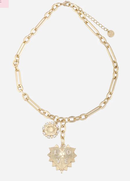Gwyneth Paltrow necklace from @victoriaemerson

#necklacelayers #neckmess #gold #cobrabracelet 