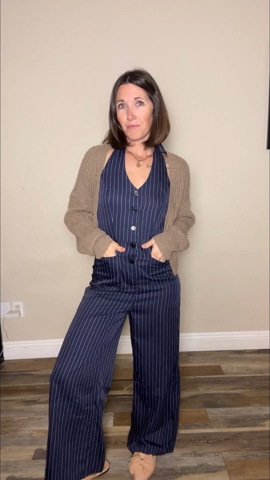 This jumpsuit is giving effortless confidence 💙
Comfy enough for mom life, polished enough for anywhere the day takes you.

#MomStyle
#MomOnTheGo
#BossMomStyle
#EverydayChic
#EffortlessStyle
#JumpsuitStyle
#OneAndDoneOutfit
#EasyOutfit
#PutTogether
#CasualChic
#ComfyAndCute