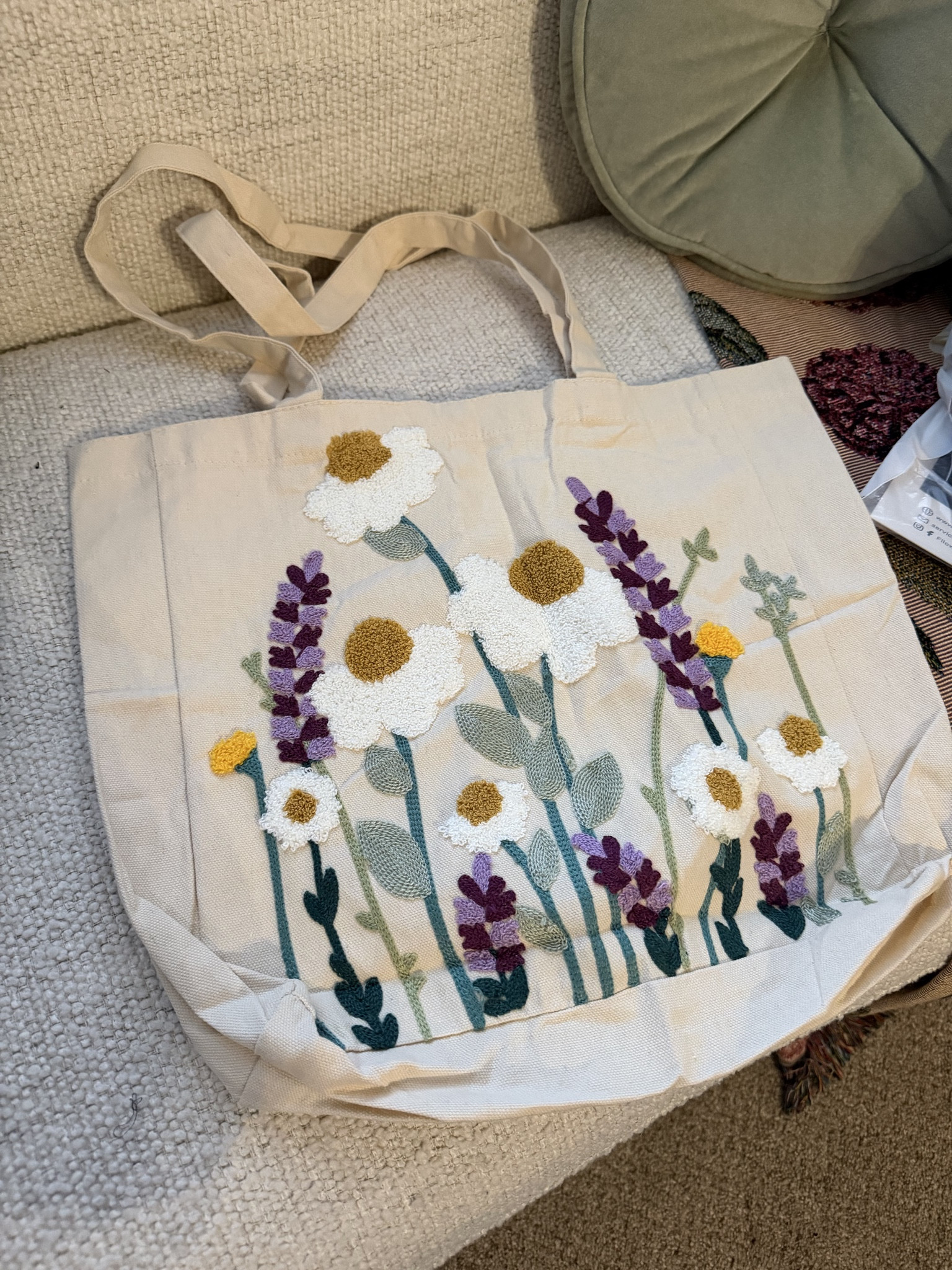 Cutest floral embroidered tote bag from Amazon, under $20!