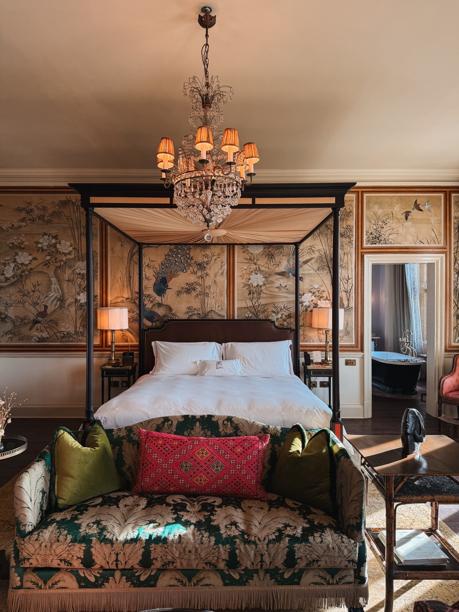 #EGPartner @expedia just launched their annual Unpack report and one of my very favorite destinations is trending for 2026! Known as a scenic muse for many a creative, the Cotswolds is one of England’s premier destinations, where many TV series and movies have been filmed.  It's a place I love for its rolling hills dotted with historic, quaint villages. Nature paths, cozy pubs, charming shops and excellent hotels...The Cotswolds is a place I'll never tire of exploring.

(But I'm also adding some of their other Destinations of the Year to my personal bucket list!!)

#UnpackTravelTrends #Paidlink #Ad 

#LTKTravel