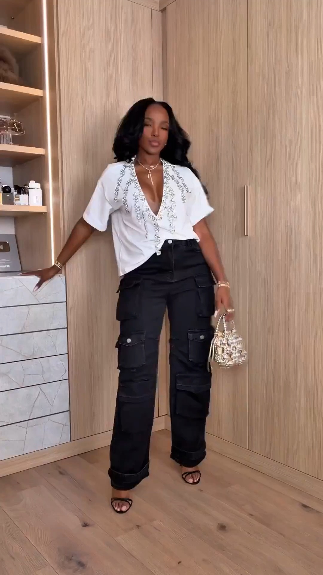 Scroll to shop! ✨ Jeans... but make them EXTRA. 🖤 These statement cargo jeans are proof that denim does not have to be basic. The oversized utility pockets + relaxed fit bring all the drama, while an embellished top instantly dresses them up.

statement jeans for women, black cargo jeans, cargo denim jeans, utility pocket jeans, oversized cargo pants, wide leg cargo jeans, black denim outfit, embellished top outfit, statement top for women, elevated denim outfit, jeans and heels outfit, edgy chic outfit, going out jeans outfit, petite denim outfit, fall denim trends, kirasfashionfinds

Wearing: Size Small | 5’4” | 140 lbs | 34D-27-40

Download the FREE LTK app & follow @kirasfashionfinds

#LTKPetite #LTKSeasonal #LTKStyleTip
