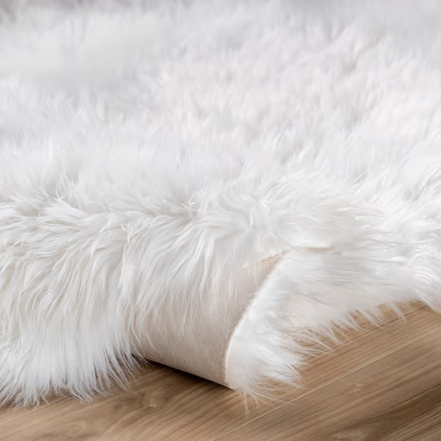 White Faux Sheepskin Quarto Shag 3' 6" x 6' Area Rug | Rugs USA