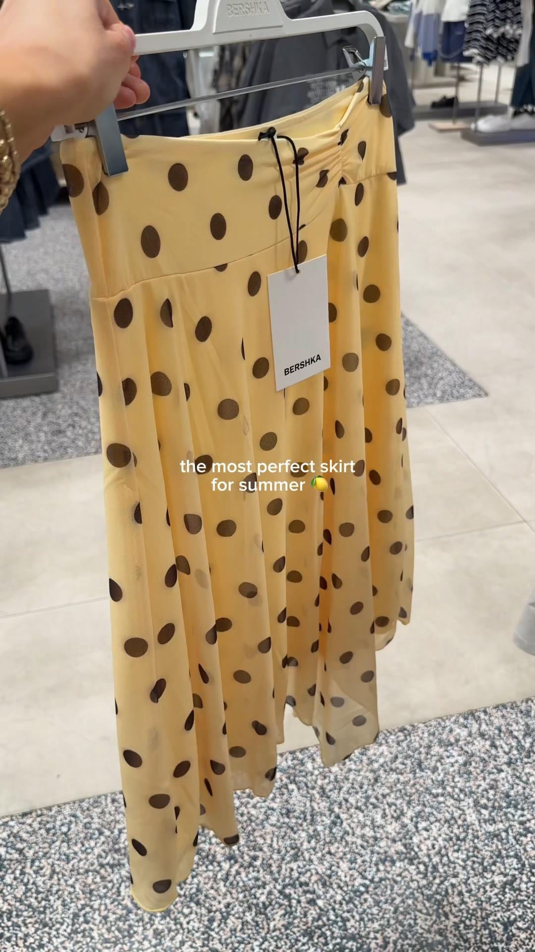 so cute 🍋 #midiskirt #summerskirts #yellowskirt #polkadotskirt 

#LTKsummer #LTKeurope #LTKspring