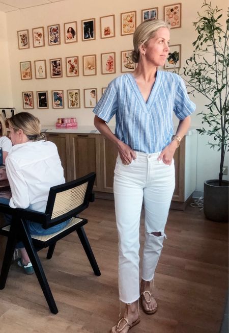 Easy summer outfit: blue v-neck linen top + our favorite Gap white cheeky jeans. Too runs big- Gretchen sized down one and is in an xs. Jeans tts. Gretchen in a 27.




White jeans
Summer outfit


#LTKOver40 #LTKSeasonal #LTKStyleTip