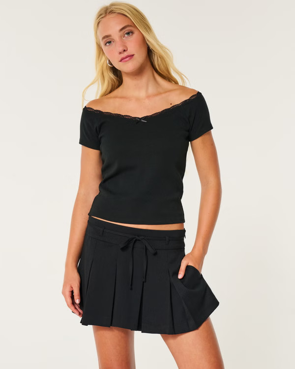 Mid-Rise Pleated Mini Skort | Hollister (US)