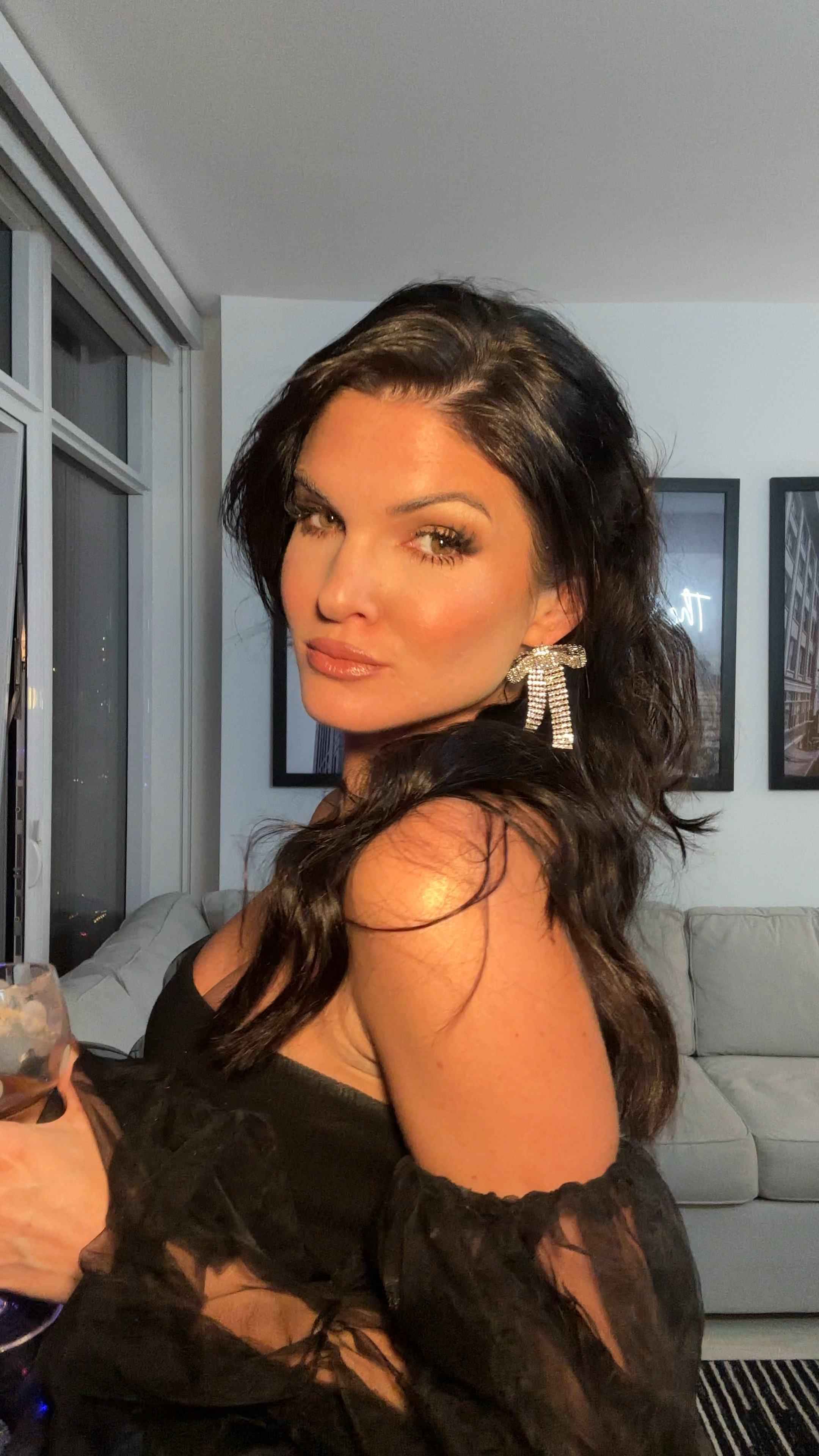 Friendsgiving ✨ removable sleeves and bow earrings from Akira 

#LTKStyleTip #LTKHoliday #LTKParties