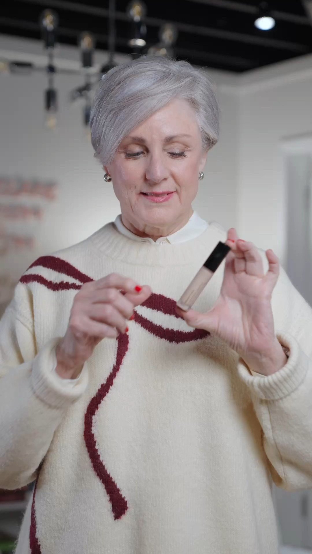 
When winter starts stealing your radiance, a quick routine can make all the difference. Today’s Makeup Monday is all about the 5-Minute Winter Lift — simple steps that wake up your face and brighten your day.

A touch of brightening concealer, a hint of cream blush, lifted brows, a soft lip tint, and a final mist… classic, polished, effortless.






#LTKOver40 #LTKBeauty #LTKselfcare