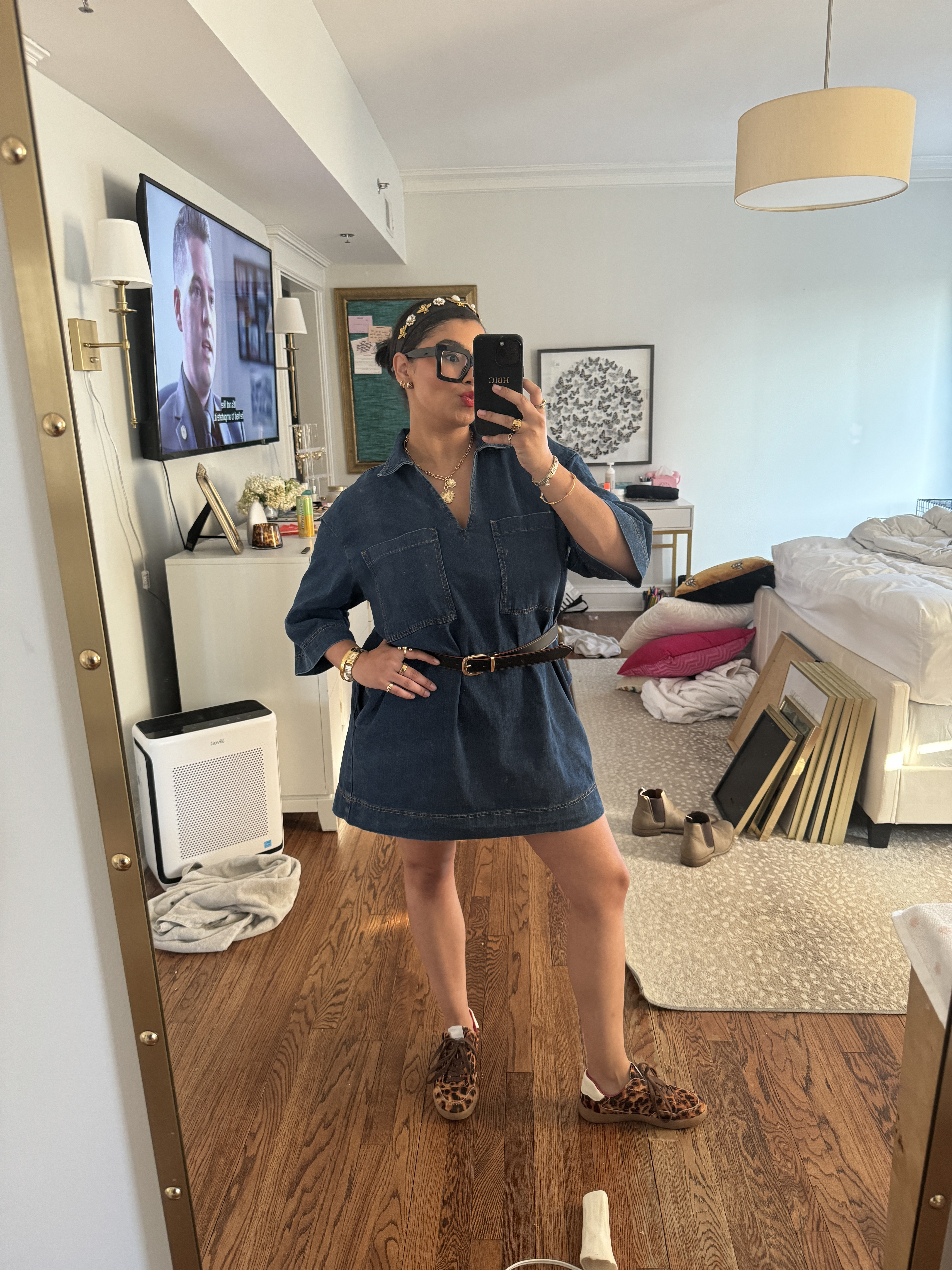 everyone needs a denim dress in their capsule wardrobe 

#LTKWorkwear #LTKStyleTip #LTKFindsUnder50