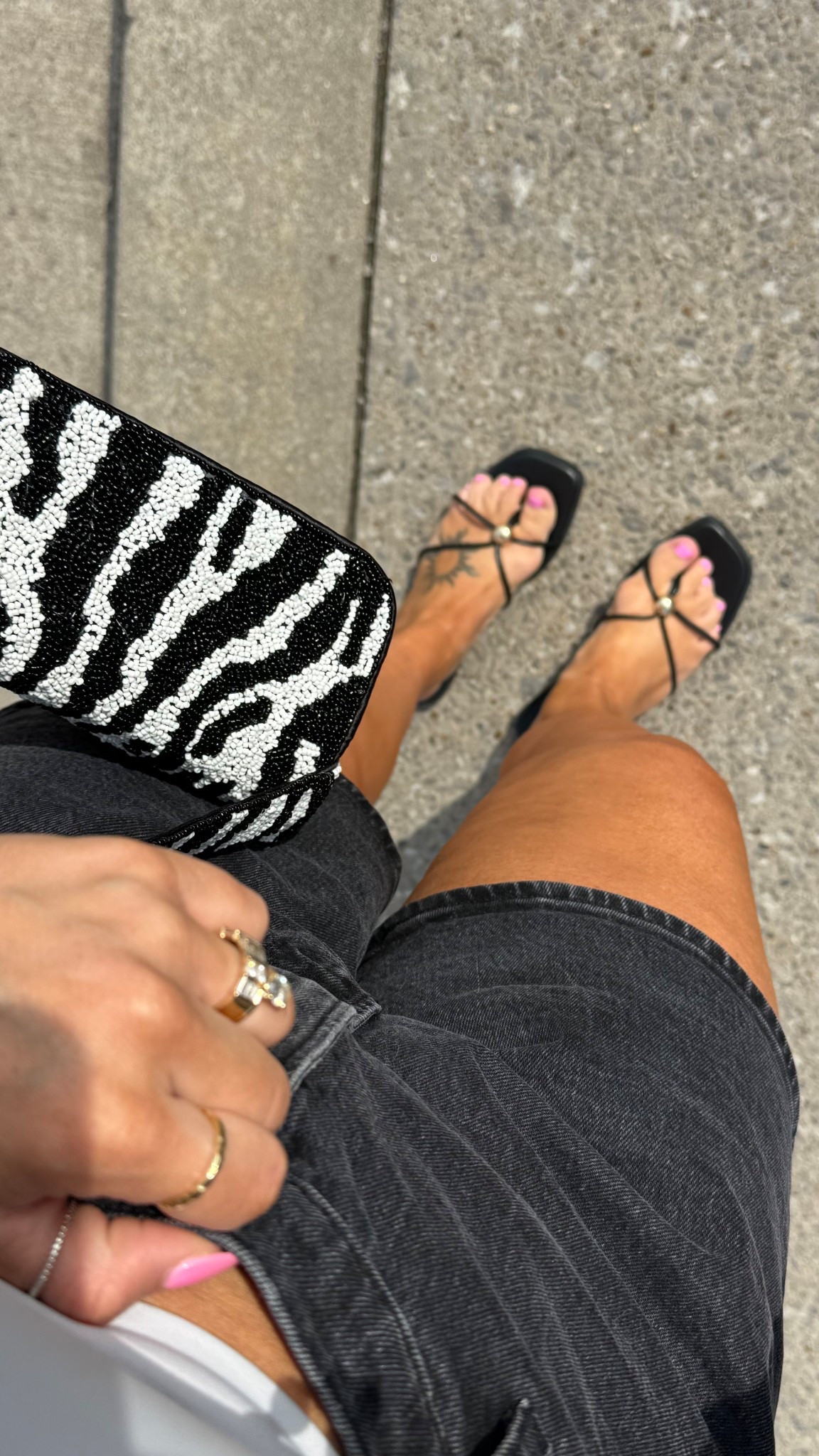 Love an all black look!! I’ve been obsessed with This beaded zebra purse🖤


Fun Spring OOTD! Size 30 in Shorts!

#LTKSpringSale #LTKgrwm #LTKootd