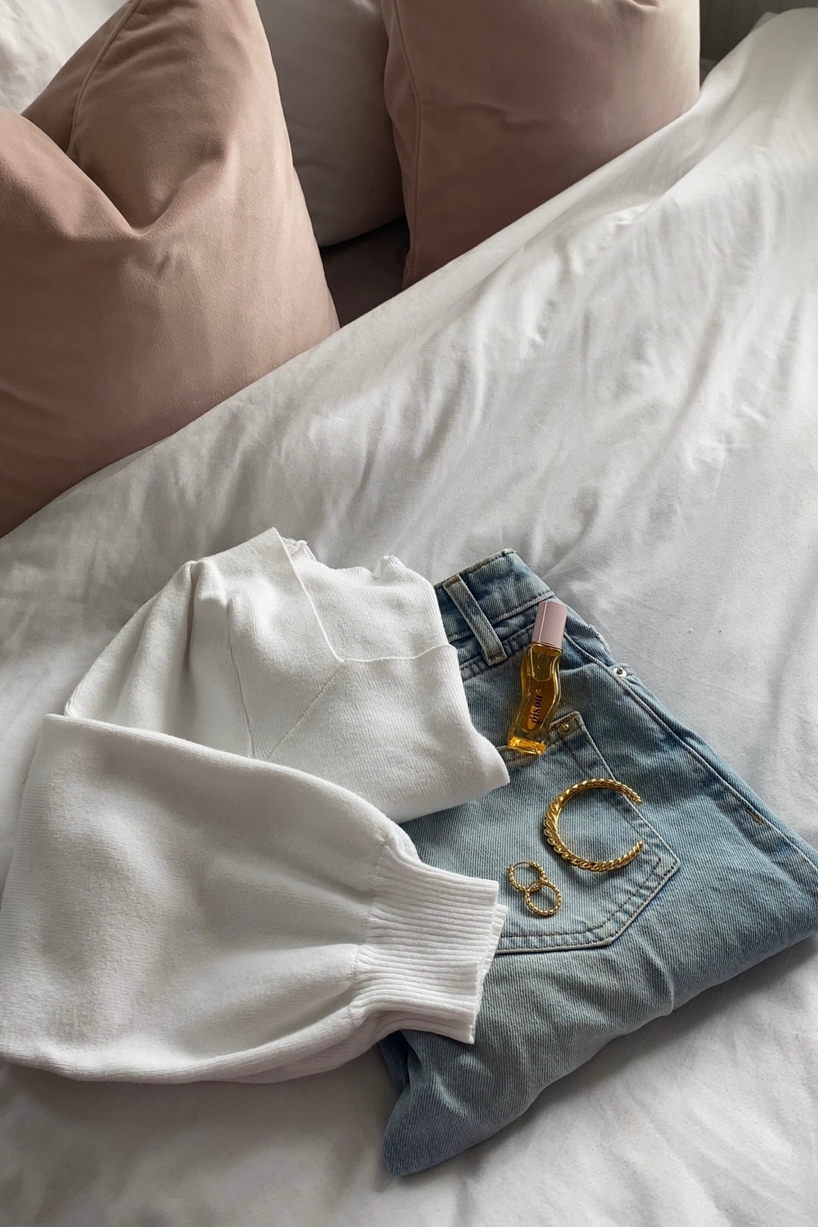 an easy outfit🫧🤍✨



#LTKFind