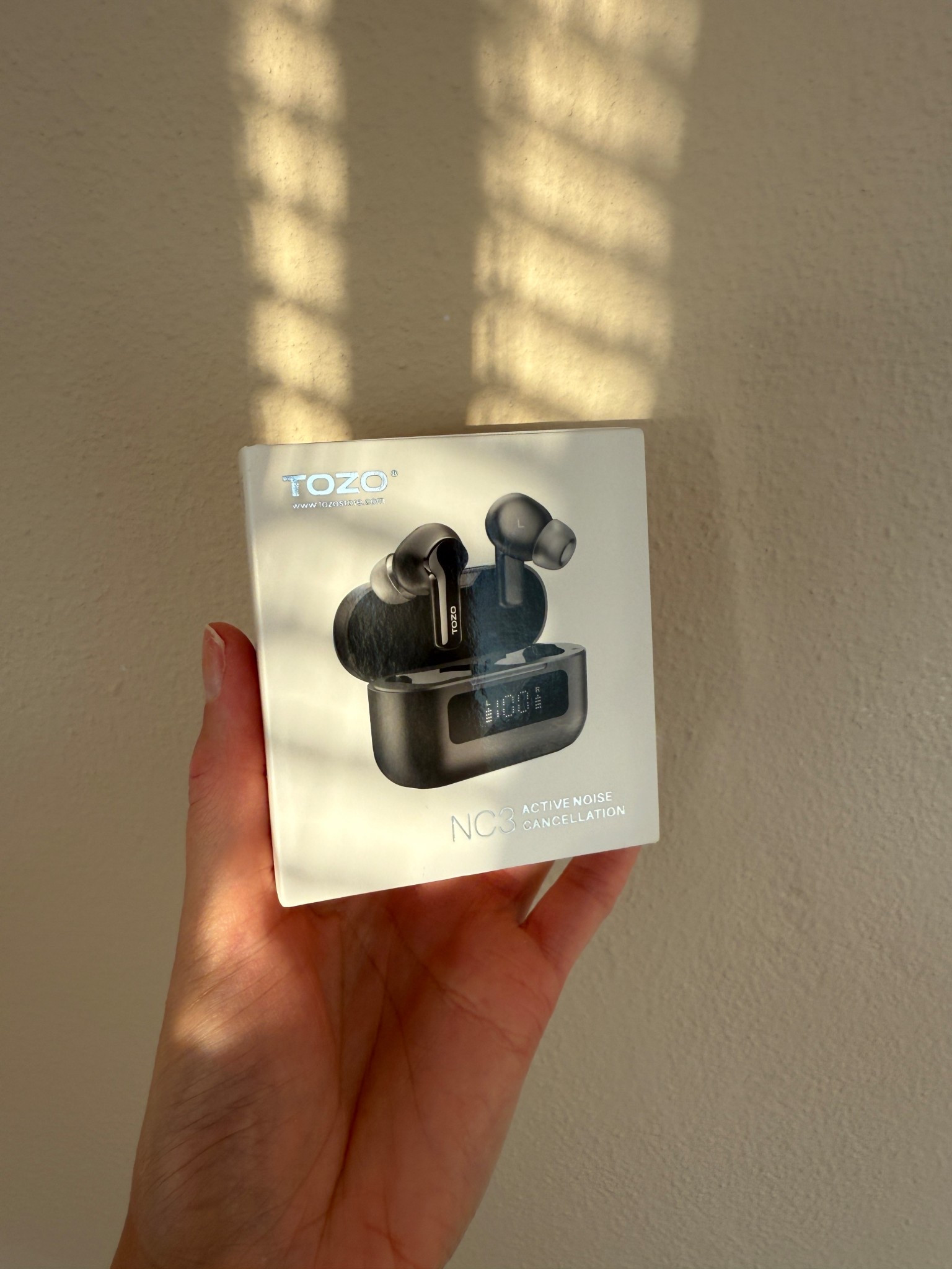 Must have earbuds!! Amazing quality and can’t beat the price!

#LTKFindsUnder50